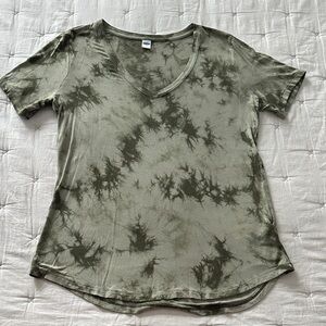 💙 5 for $25 - Old Navy Green Tie-Dye V-Neck Tee